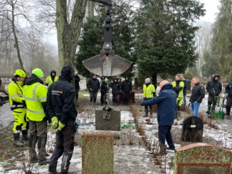 Tunga lyft på kyrkogården
