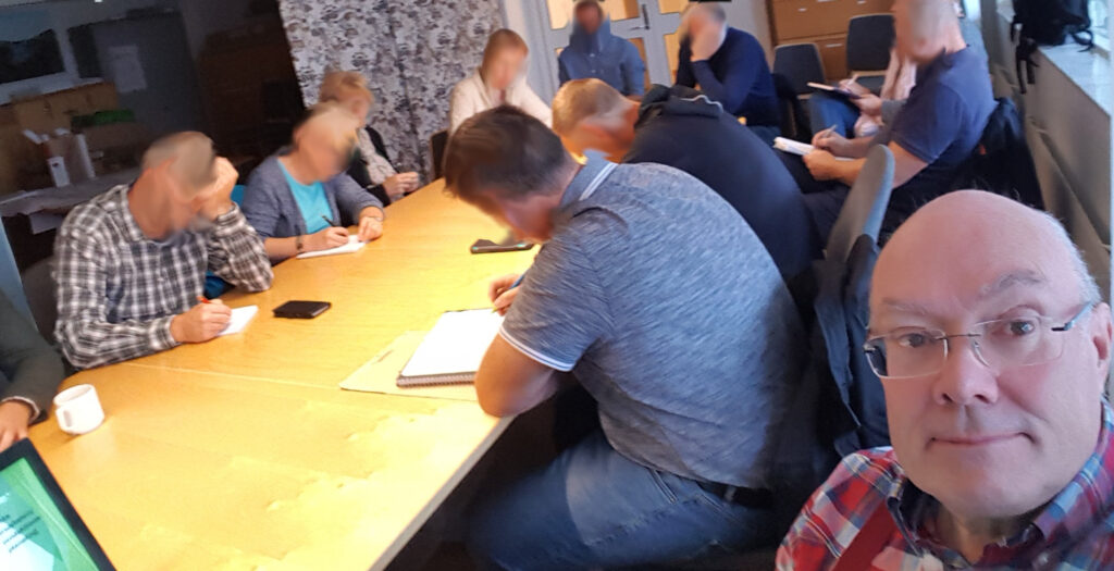 Har avståndet mellan kontor och fält ökat?